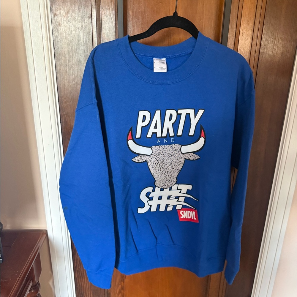 Gildan Blue Graphic Crewneck Sweatshirt